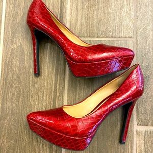 Red Gianni Bini size 6.5 heels
